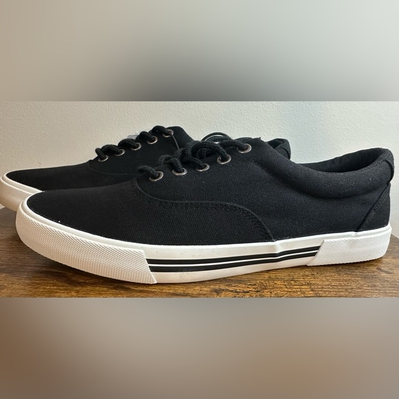 St John’s Bay Men’s SJB NORTHPORT Back Canvas Shoes NWT/box size 8.5 - Picture 1 of 5